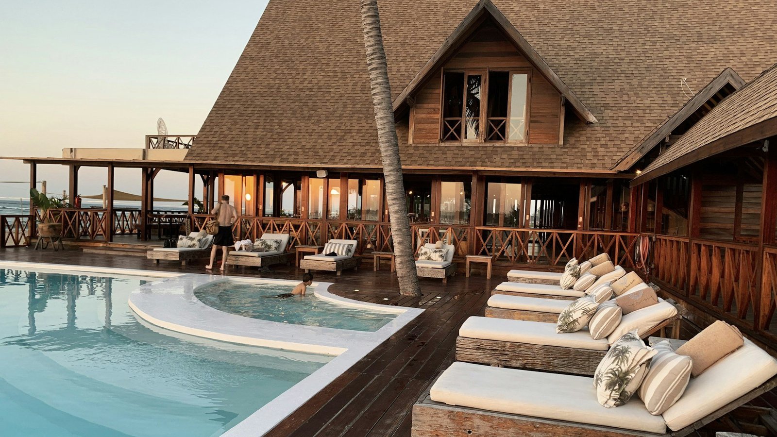 Ewan Rewards - Grand VIP Reception & Concierge Arrival